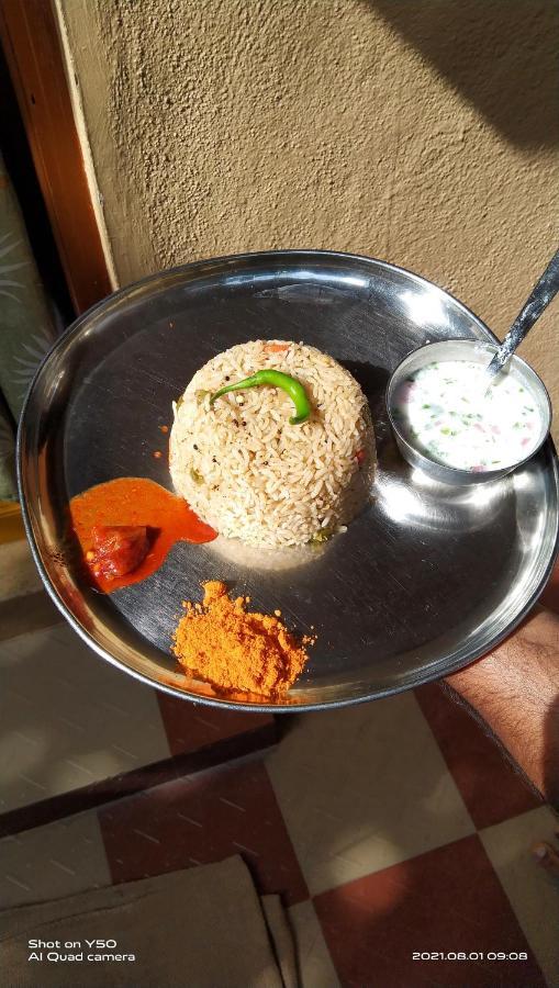 Vinayaka Homestay Hampi Bagian luar foto