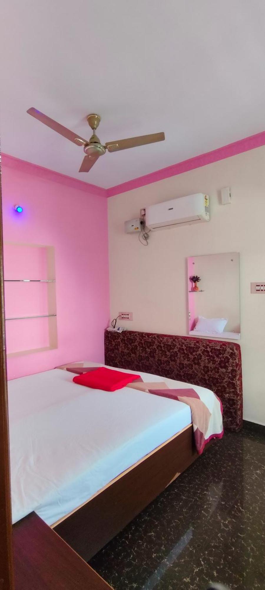 Vinayaka Homestay Hampi Bagian luar foto