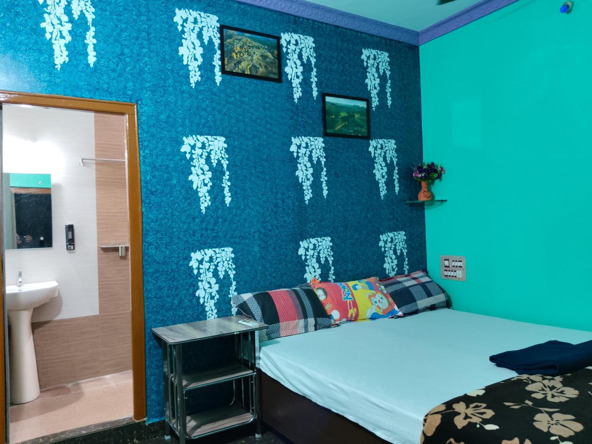 Vinayaka Homestay Hampi Bagian luar foto